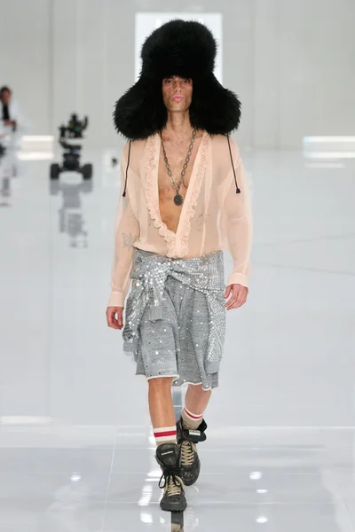Look 43